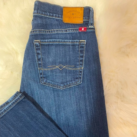 Lucky Brand Jeans - Picture 2 of 3